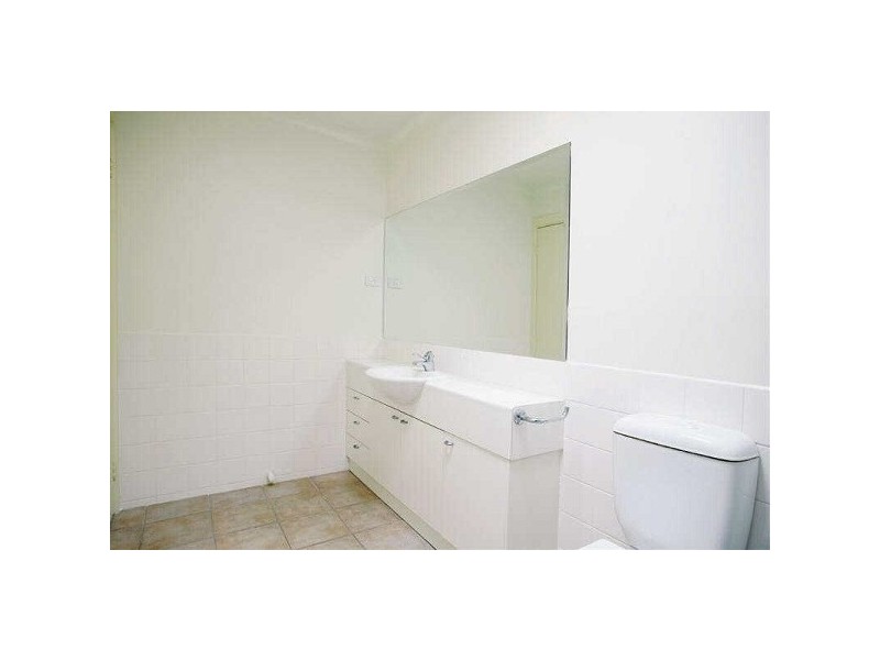 10/14-15  Marine Parade, St Kilda VIC 3182