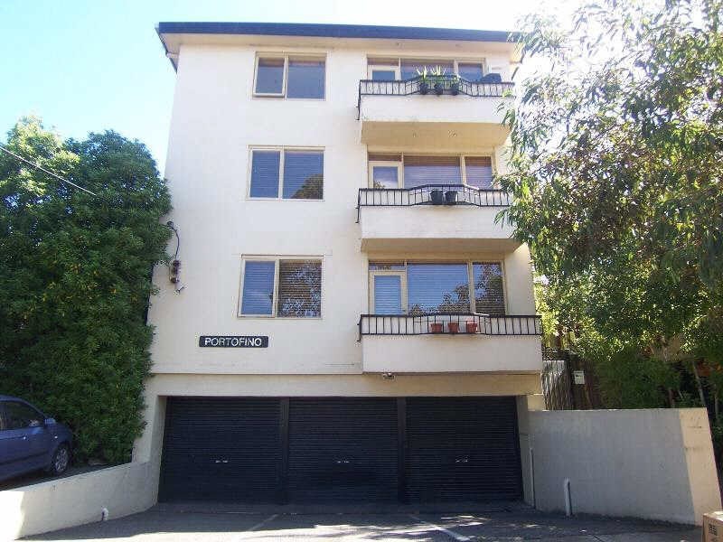 1/44  Robe Street, St Kilda VIC 3182