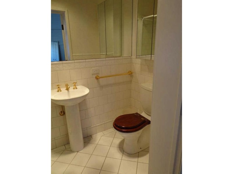 4/24  Dalgety Street, St Kilda VIC 3182