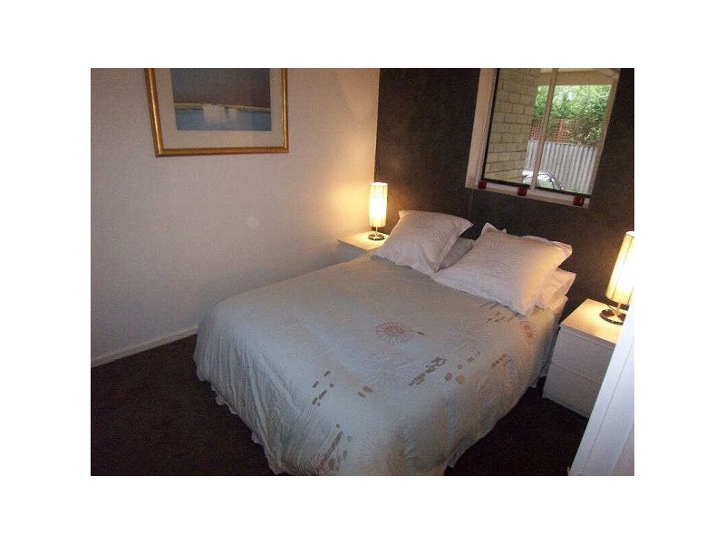 4/15  Acland Street, St Kilda VIC 3182