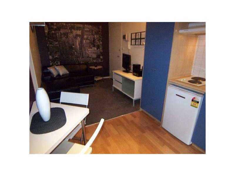 4/15  Acland Street, St Kilda VIC 3182