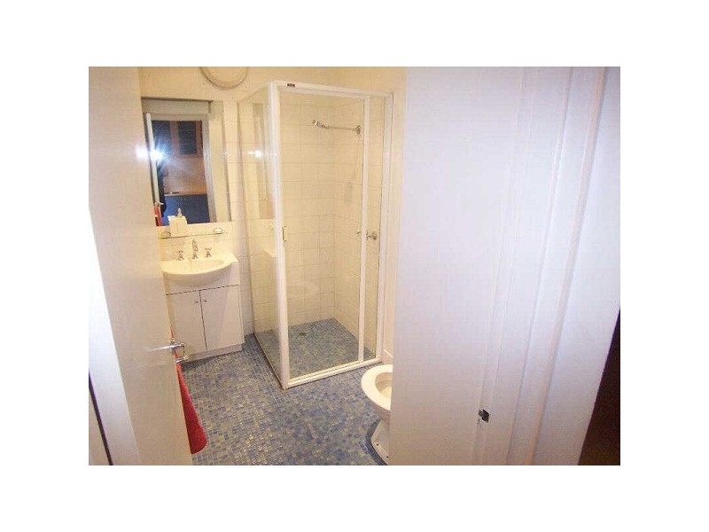 4/15  Acland Street, St Kilda VIC 3182