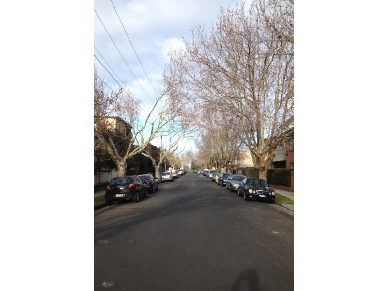 7/19  Pine Avenue, Elwood VIC 3184