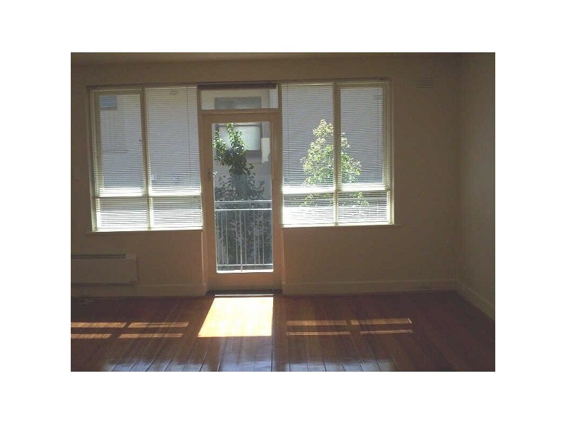 3/17a  Burnett St, St Kilda VIC 3182