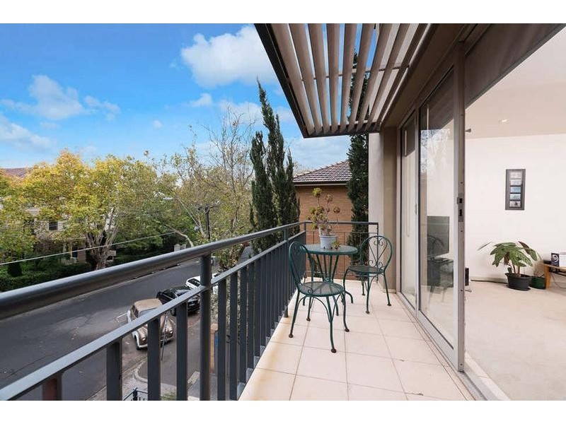 13/12  Acland Street, St Kilda VIC 3182