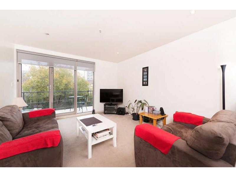 13/12  Acland Street, St Kilda VIC 3182