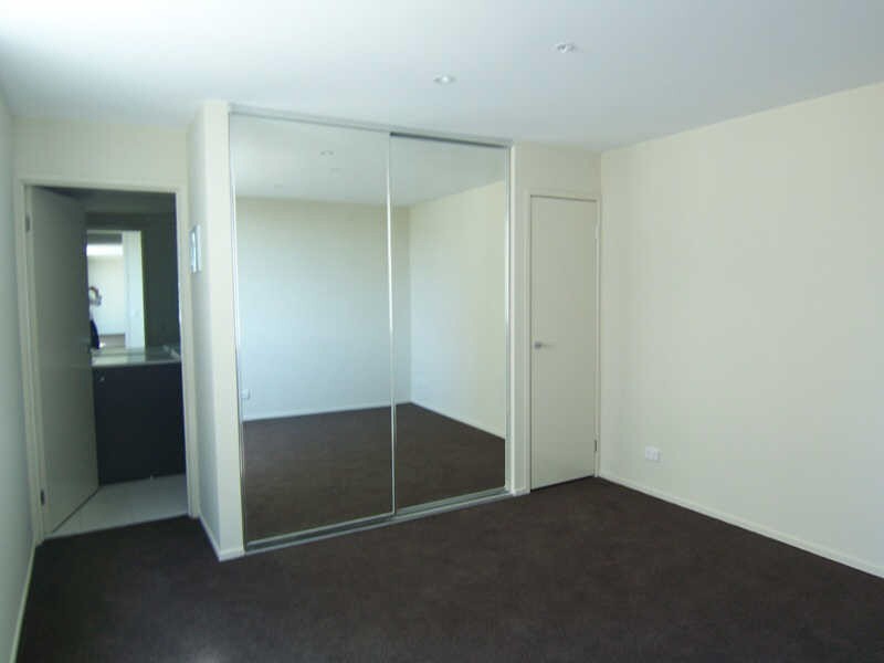 1010/83  Queens Road, Melbourne VIC 3000