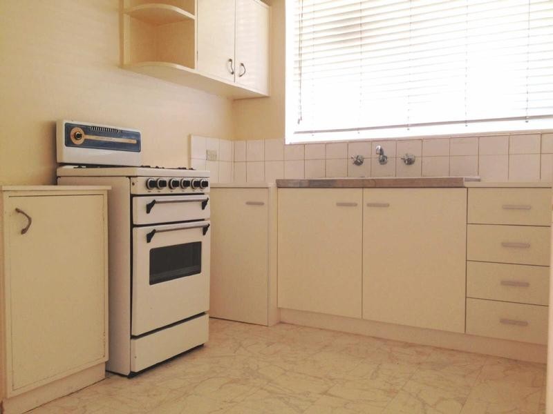 2/54  Barkly Street, St Kilda VIC 3182