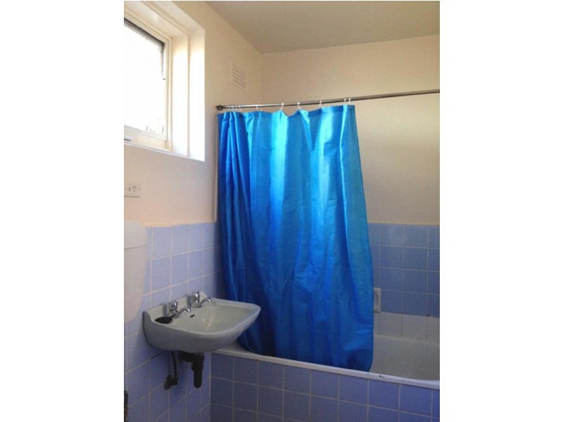 2/54  Barkly Street, St Kilda VIC 3182