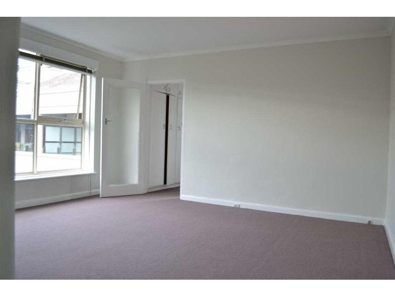 2/54  Barkly Street, St Kilda VIC 3182