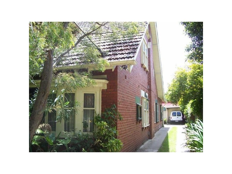 2/2  Foster Ave, St Kilda VIC 3182