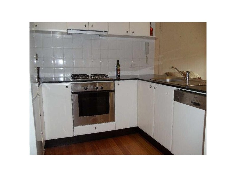 1A/75a  Fitzroy St, St Kilda VIC 3182