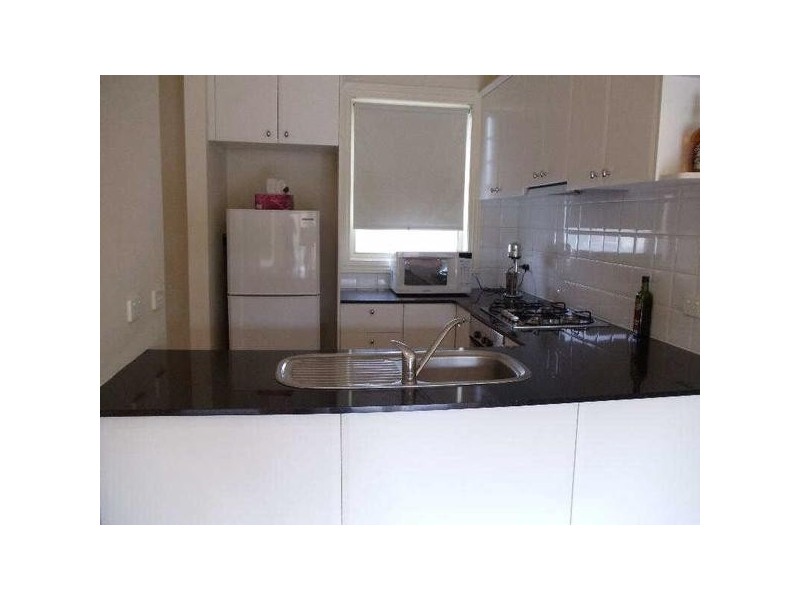 1A/75a  Fitzroy St, St Kilda VIC 3182