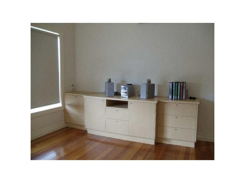 1A/75a  Fitzroy St, St Kilda VIC 3182