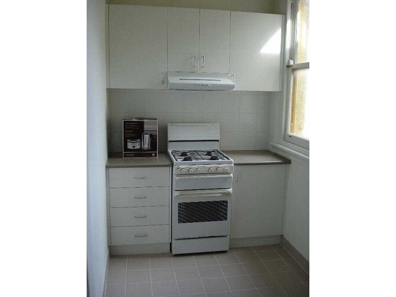 8/28  Grey Street, St Kilda VIC 3182