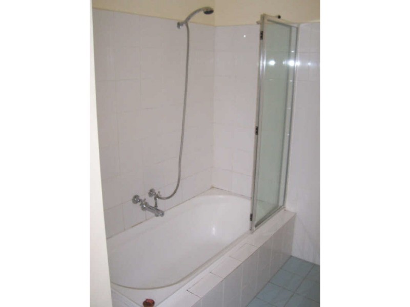 3/18  Tiuna Grove, Elwood VIC 3184