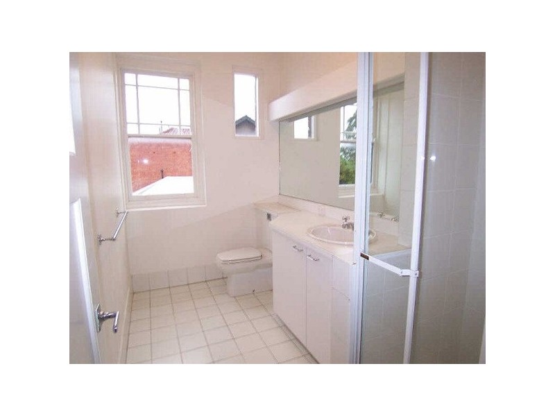 4/57 Robe Street, St Kilda VIC 3182