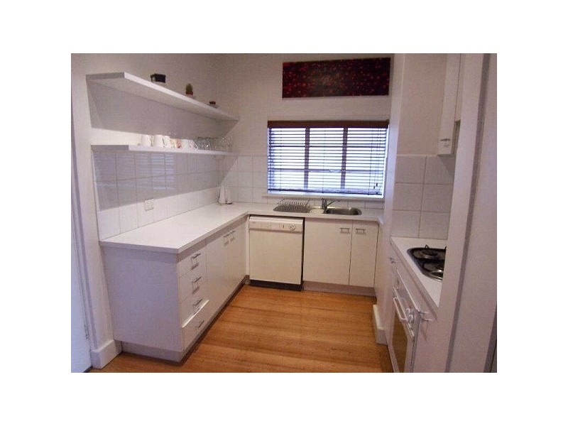 2/145  Fitzroy Street, St Kilda VIC 3182