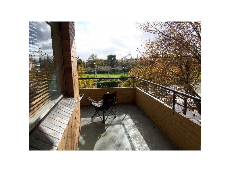 2/145  Fitzroy Street, St Kilda VIC 3182