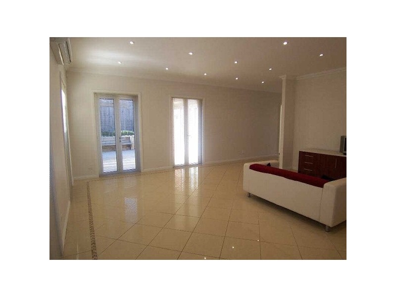 10B  College Street, Elsternwick VIC 3185