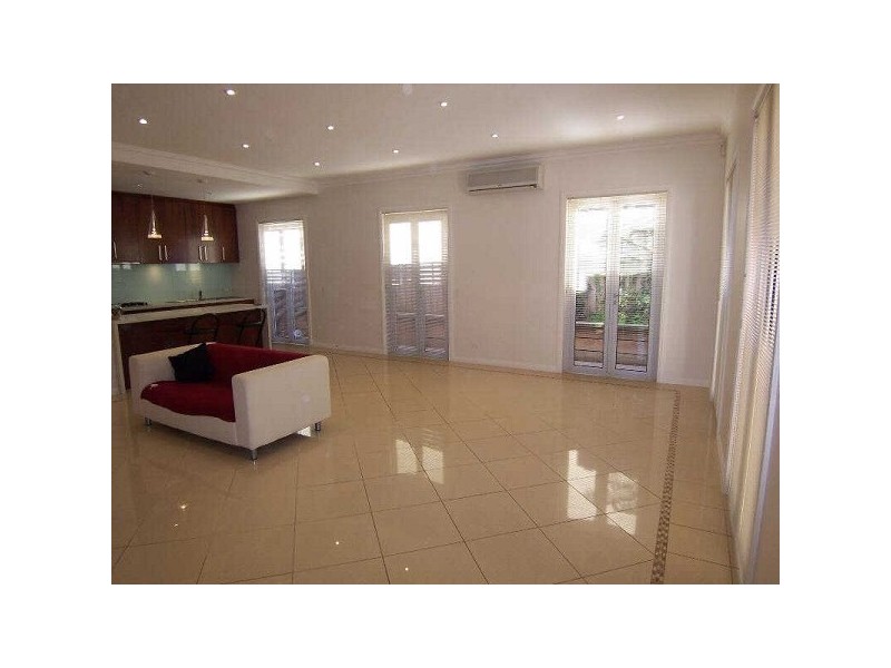 10B  College Street, Elsternwick VIC 3185