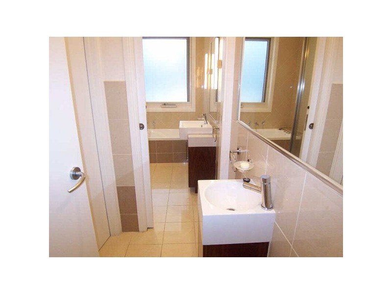 10B  College Street, Elsternwick VIC 3185