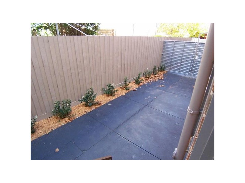 2/21  Kingsley Street, Elwood VIC 3184