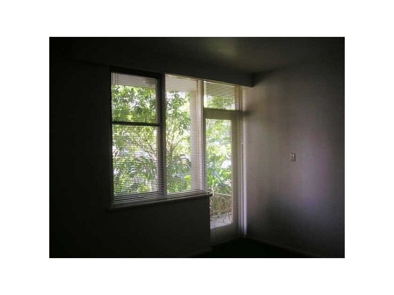 02/28  Arnold Street, South Yarra VIC 3141