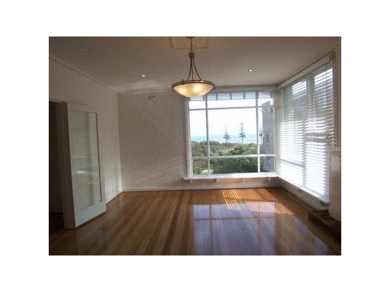 9/57  Ormond Esp, Elwood VIC 3184