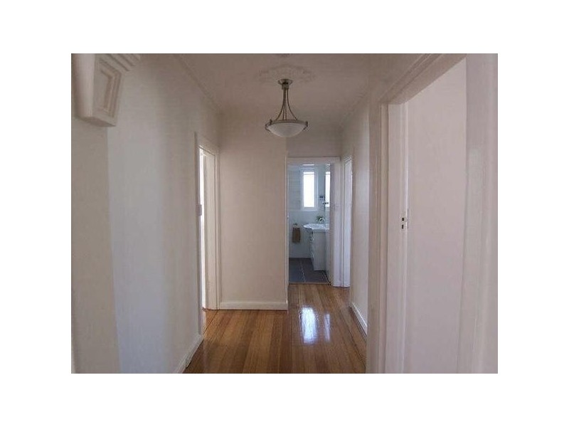 9/57  Ormond Esp, Elwood VIC 3184