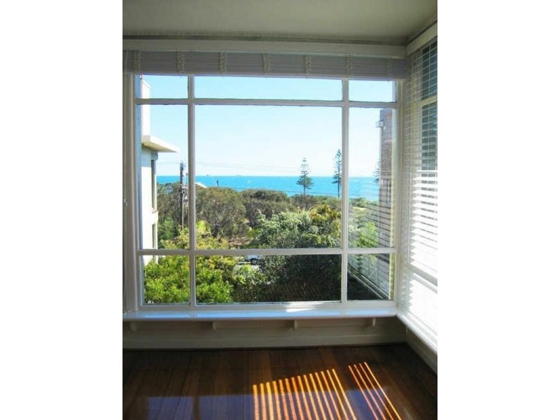 9/57  Ormond Esp, Elwood VIC 3184