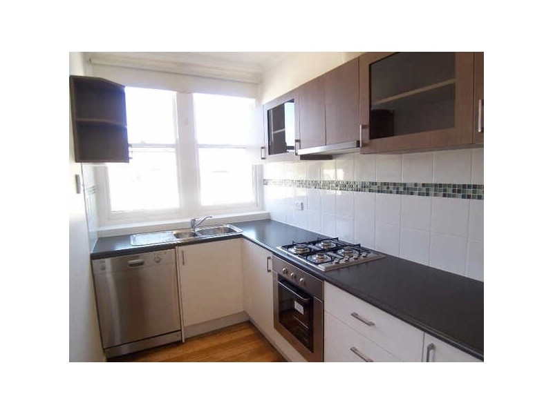 9/57  Ormond Esp, Elwood VIC 3184