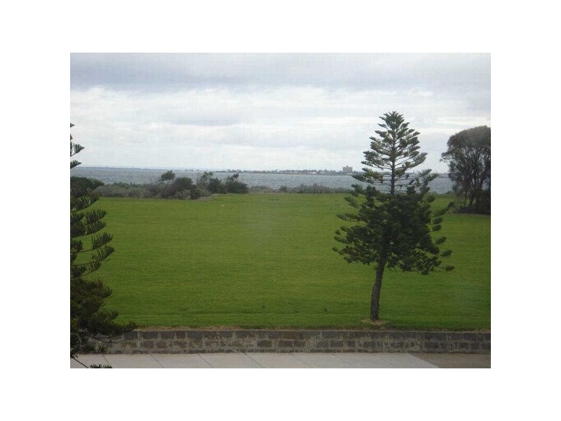 4/67  Marine Parade, St Kilda VIC 3182