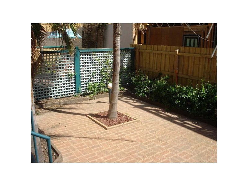 22/11  Marine Parade, St Kilda VIC 3182