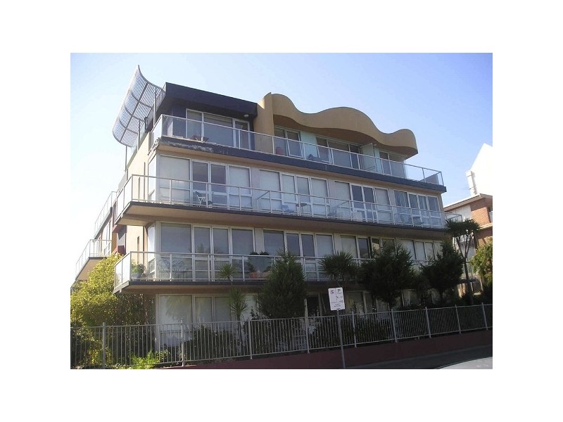 11/4  Alfred Square, St Kilda VIC 3182