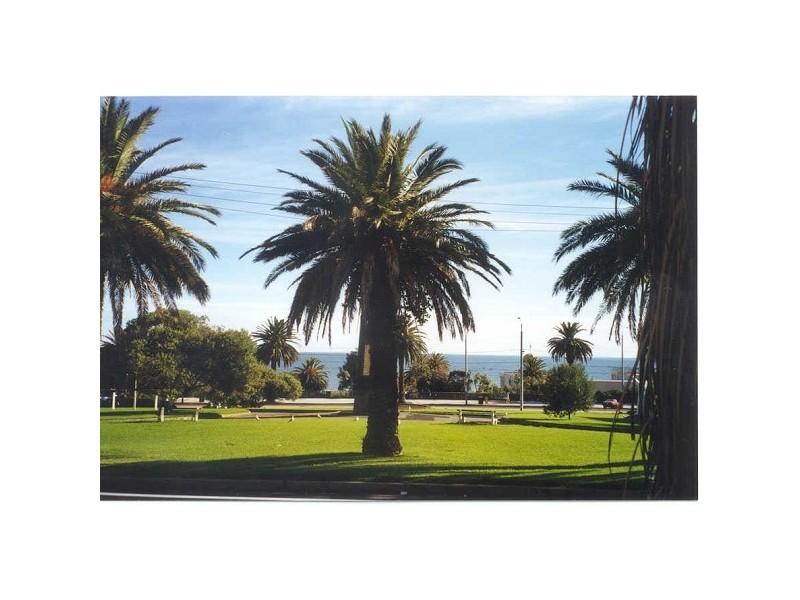 11/4  Alfred Square, St Kilda VIC 3182