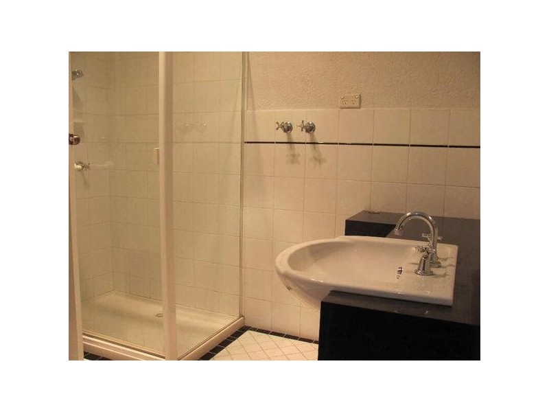 2/23a  The Esplanade, St Kilda VIC 3182