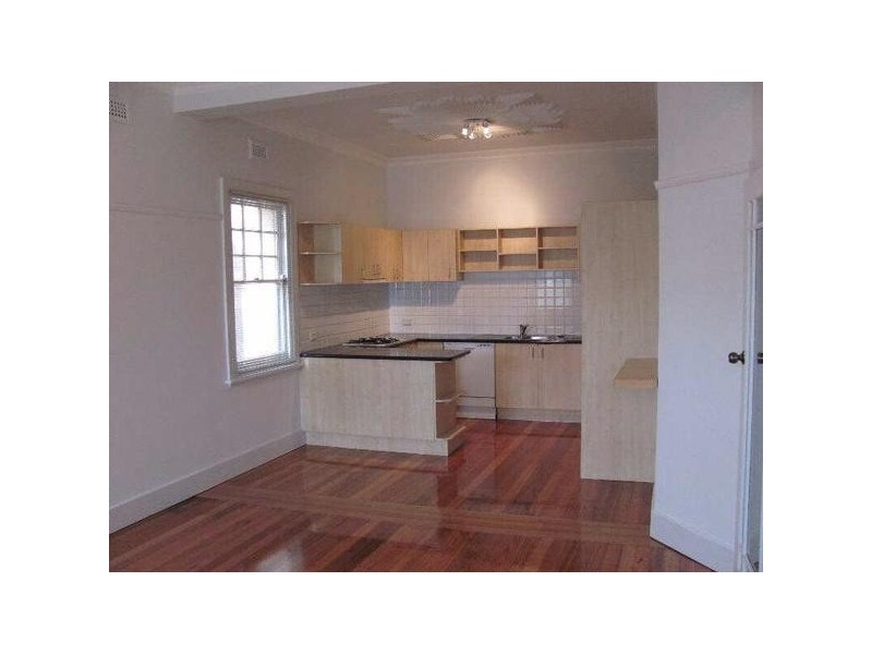 2/23a  The Esplanade, St Kilda VIC 3182