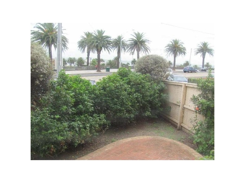 2/23a  The Esplanade, St Kilda VIC 3182