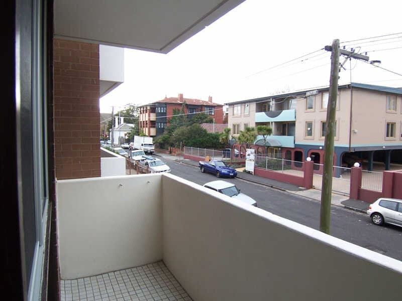 12/3  Alfred Square, St Kilda VIC 3182