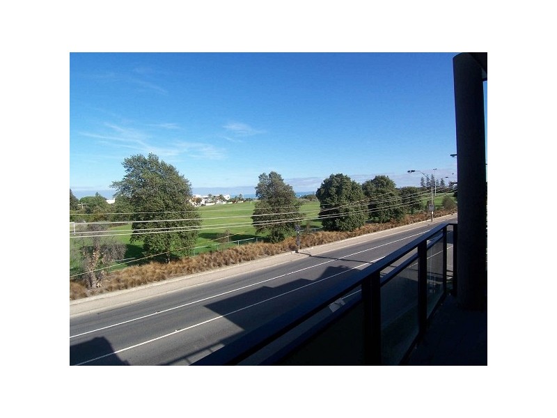 22/129  Ormond Esplanade, Elwood VIC 3184