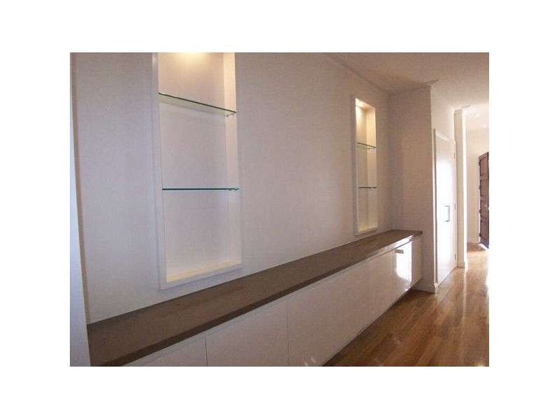 33B  Carlingford Street,, Elsternwick VIC 3185