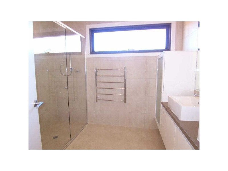 33B  Carlingford Street,, Elsternwick VIC 3185