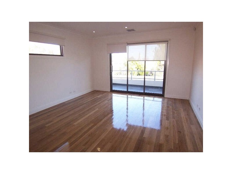 33B  Carlingford Street,, Elsternwick VIC 3185