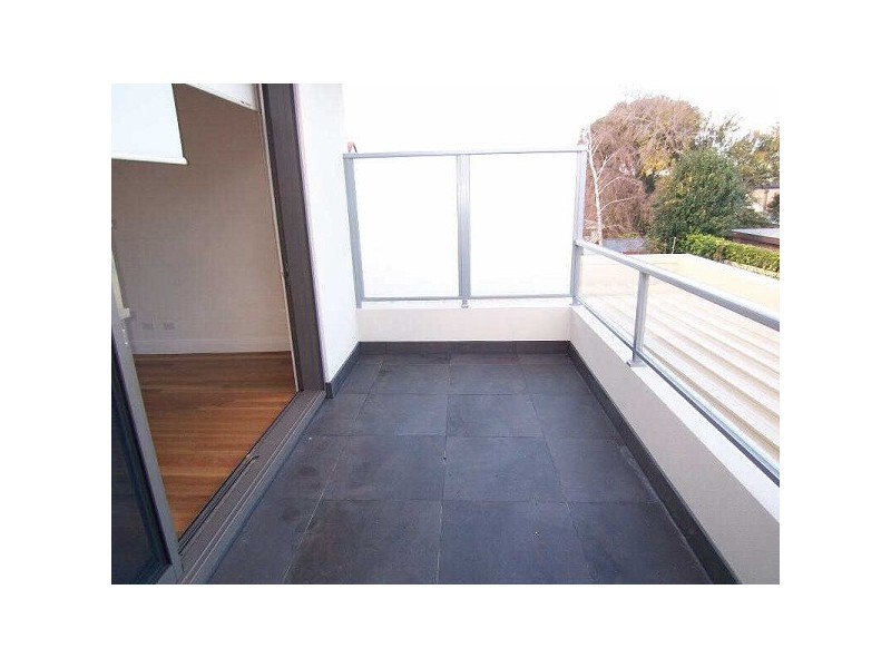 33B  Carlingford Street,, Elsternwick VIC 3185