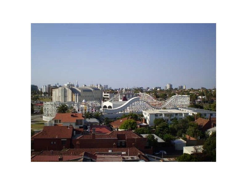 7D/12  Marine Parade, St Kilda VIC 3182