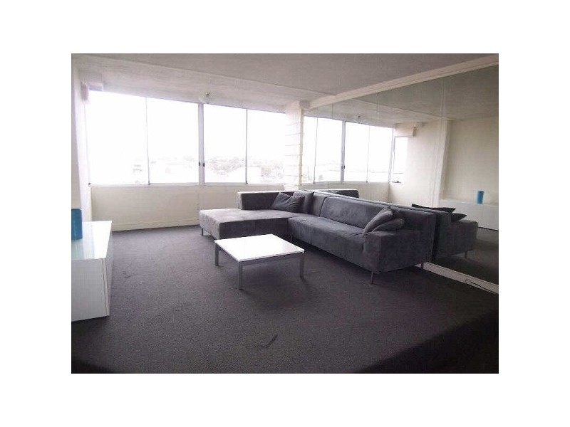 7D/12  Marine Parade, St Kilda VIC 3182