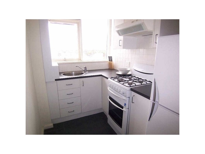 7D/12  Marine Parade, St Kilda VIC 3182