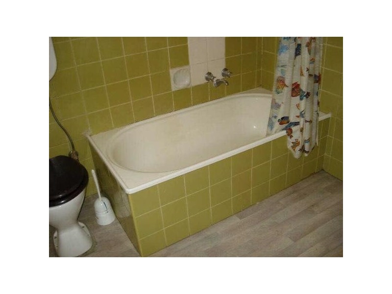 12/19  Pine Avenue, Elwood VIC 3184