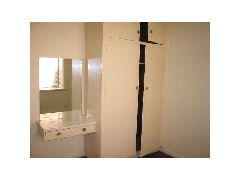 12/19  Pine Avenue, Elwood VIC 3184